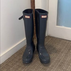 WORN ONCE tall grey hunter rainboots
